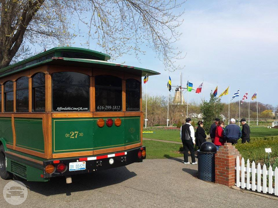 25 Passenger Trolley #27
Coach Bus /
Grandville, MI

 / Hourly $0.00
