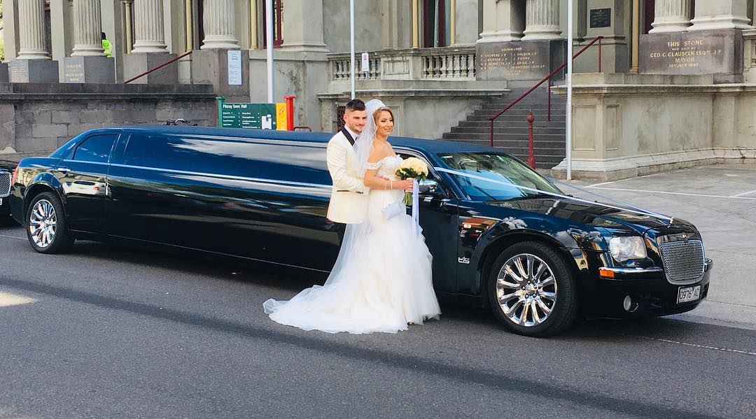 Black Chrysler Limousine
Limo /
Chicago, IL

 / Hourly $0.00
