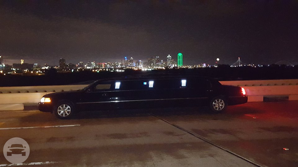 Black Lincoln Town Car Limo
Limo /
Dallas, TX

 / Hourly $0.00

