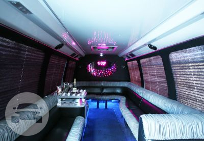 20 Passenger Limo Bus
Party Limo Bus /
San Francisco, CA

 / Hourly $0.00
