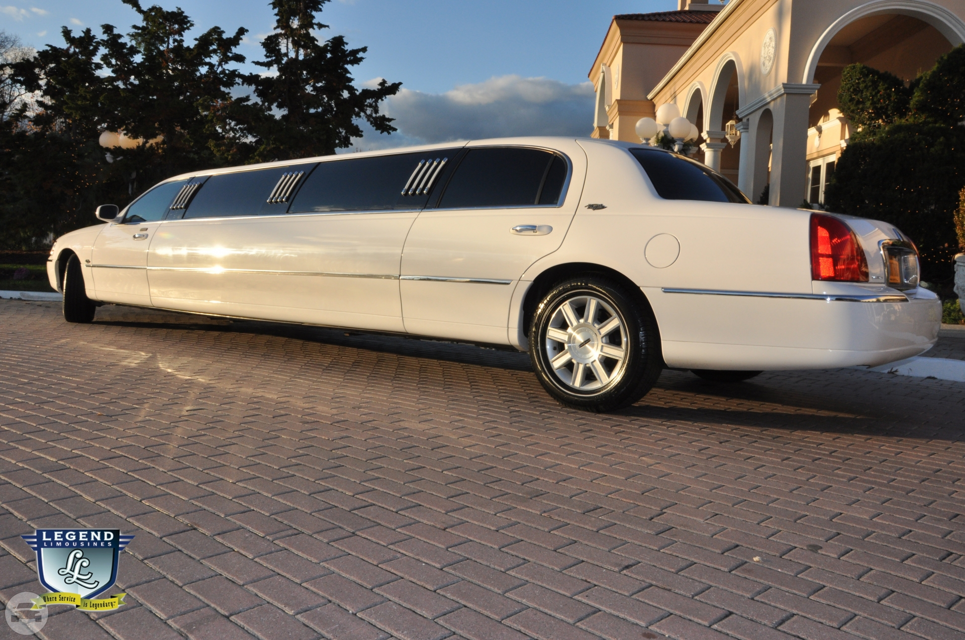 8-10 Passenger Lincoln Stretch Limousines
Limo /
New York, NY

 / Hourly $0.00
