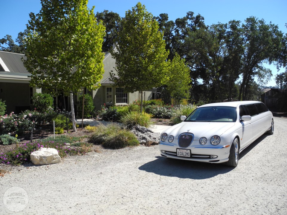 White Luxury Limousine
Limo /
Paso Robles, CA 93446

 / Hourly $0.00
