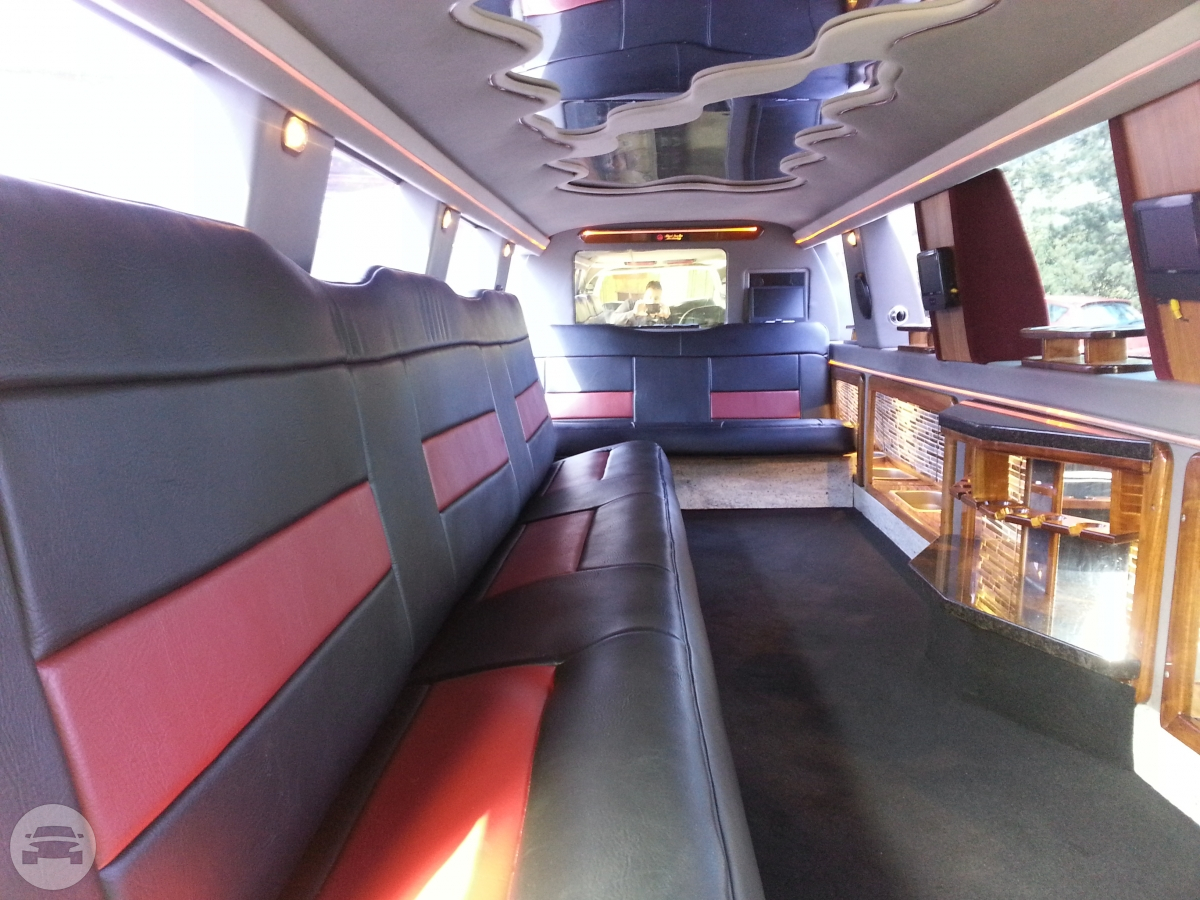 16 Passenger SUV Limo RED (Romeo)
Limo /
Seattle, WA

 / Hourly $0.00
