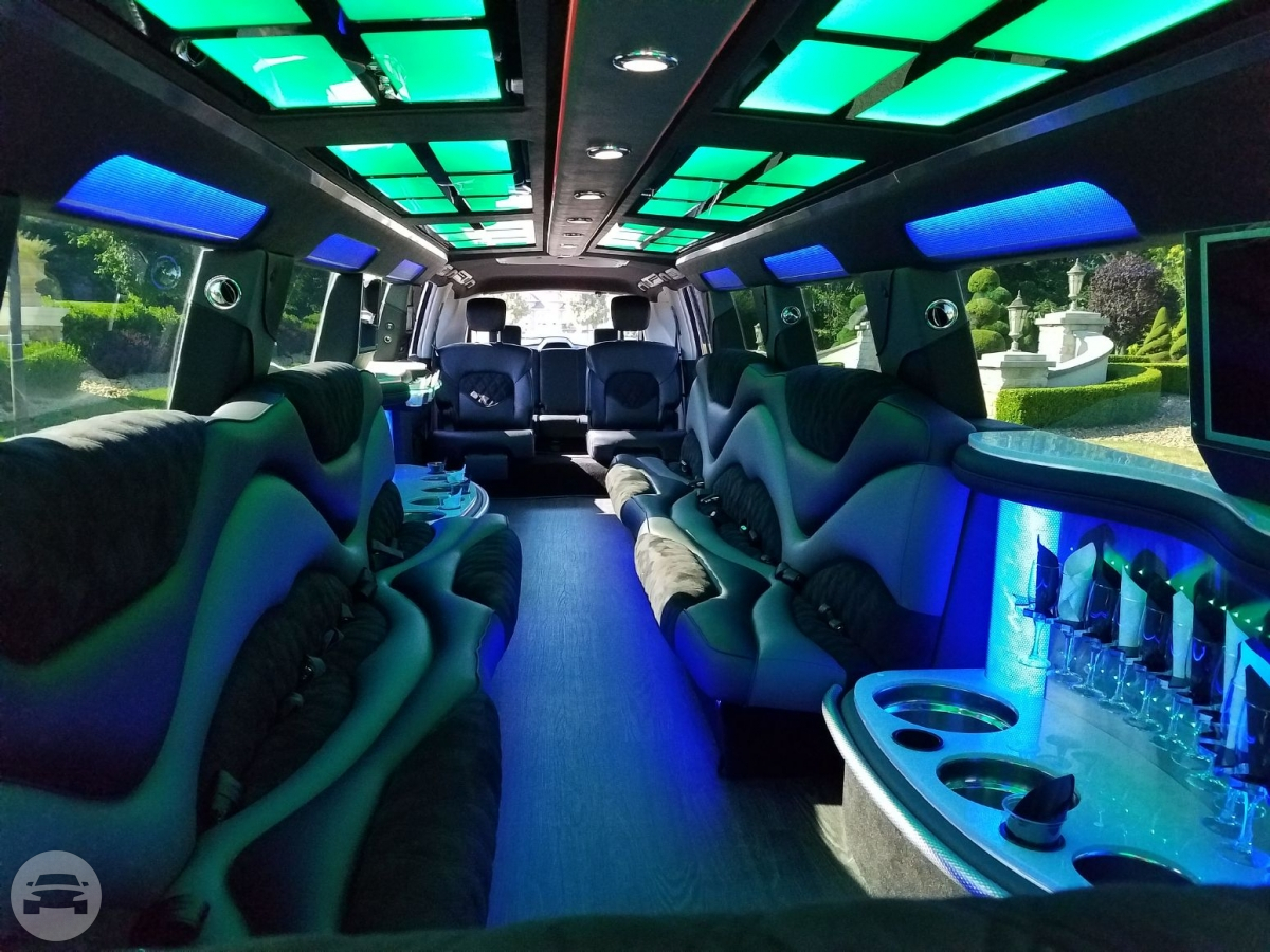 Infiniti QX - 80 Stretch Limousine
Limo /
New York, NY

 / Hourly $140.00
