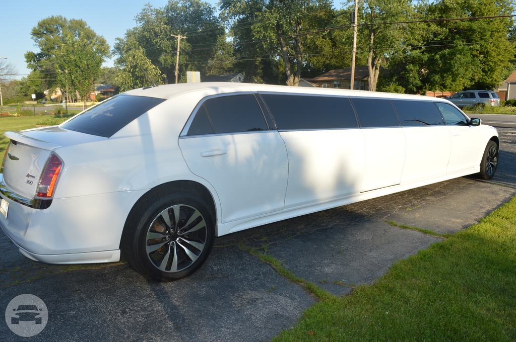 Chrysler 300 Limousine
Limo /
Chicago, IL

 / Hourly $0.00
