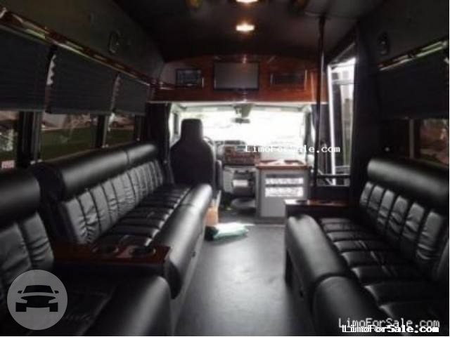 BLACK DIAMOND LIMOBUS
Party Limo Bus /
Owensboro, KY

 / Hourly $0.00
