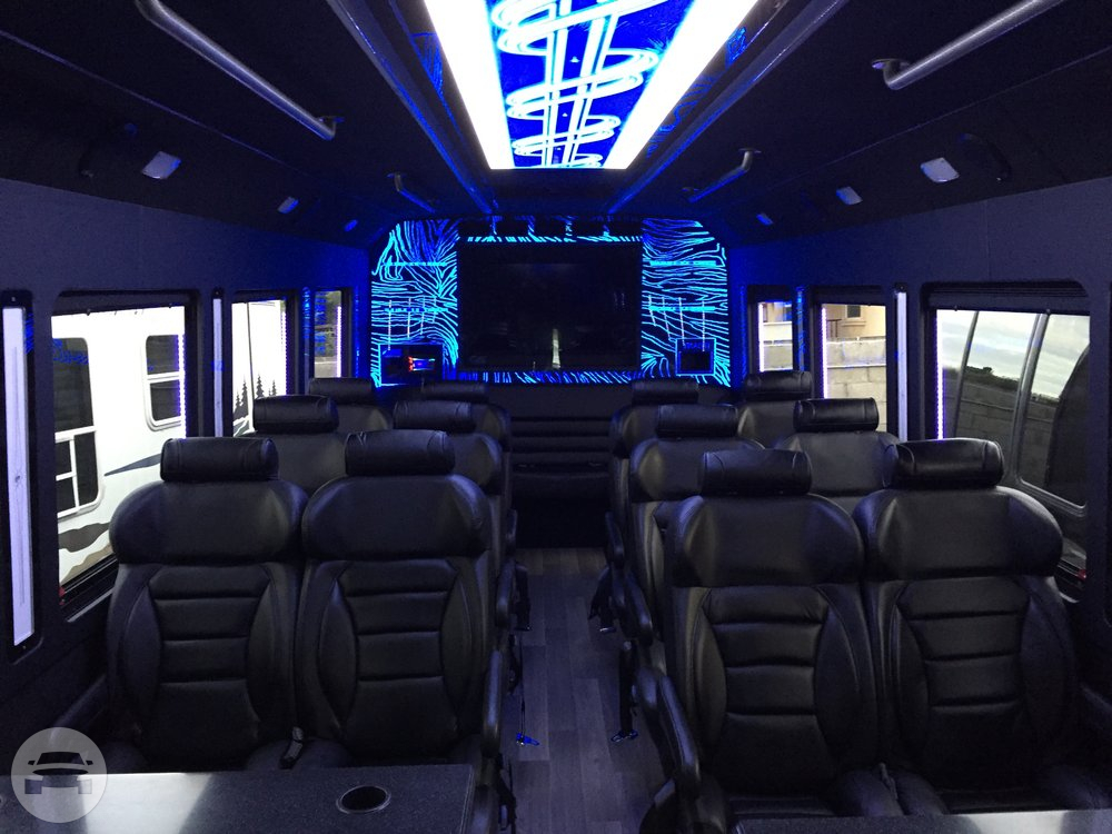 24 Passenger Luxury Bus
Coach Bus /
San Francisco, CA

 / Hourly $0.00

