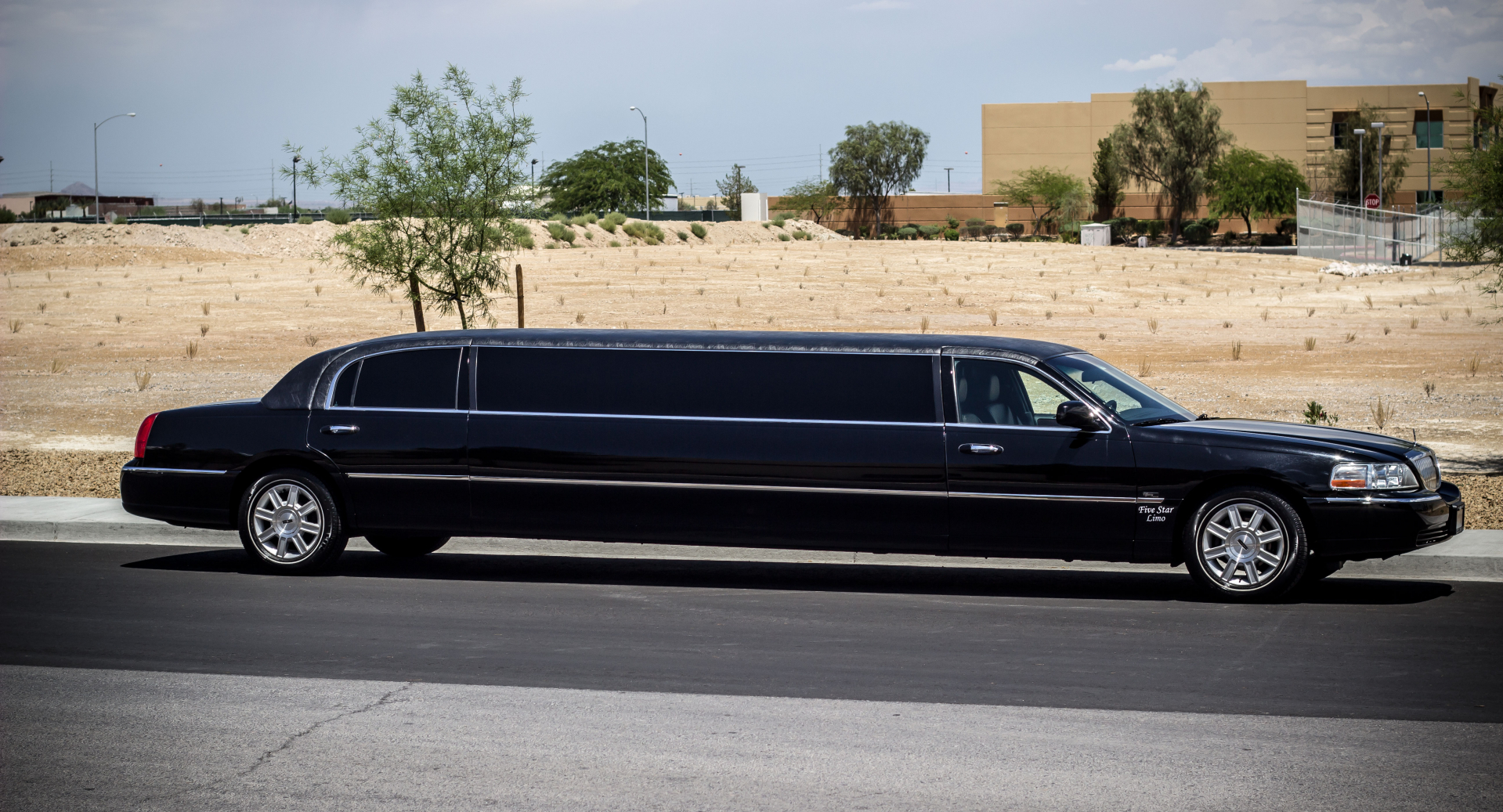 Super Stretch Limousine - 8
Limo /
North Las Vegas, NV

 / Hourly $0.00
