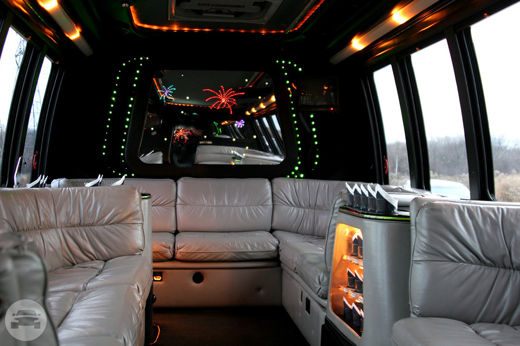 Limo Coach
Coach Bus /
Burnsville, MN

 / Hourly $0.00
