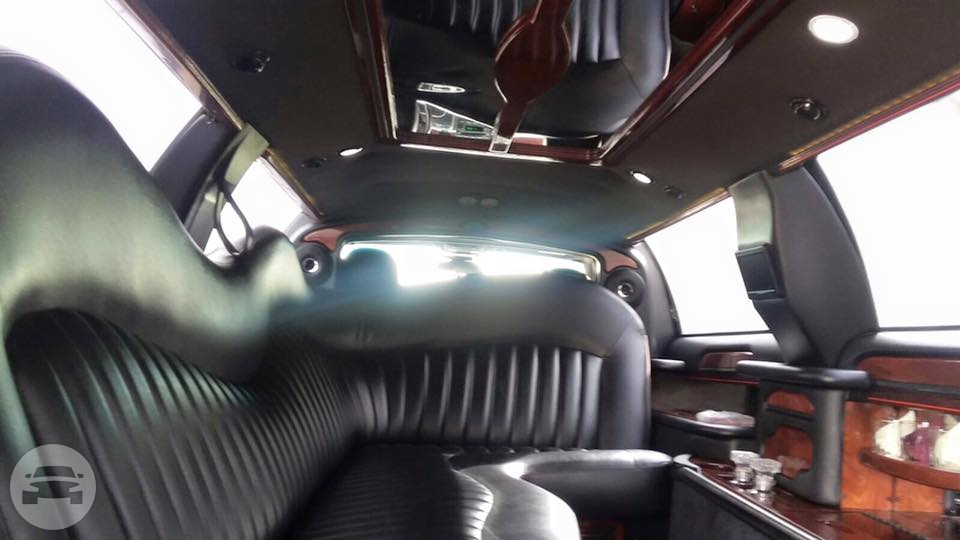 Black Lincoln Limousine
Limo /
Dallas, TX

 / Hourly $0.00
