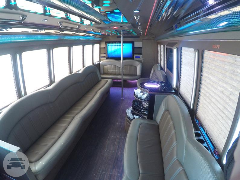 26 Passenger 2015 Ford Party Bus , Sofia
Party Limo Bus /
Jersey City, NJ

 / Hourly $291.00
