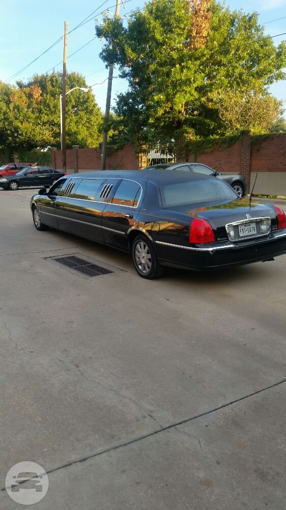 Lincoln Town Car Limo
Limo /
Dallas, TX

 / Hourly $75.00
