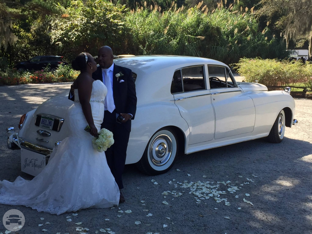 Vintage Luxury
Sedan /
Charleston, SC

 / Hourly $0.00
