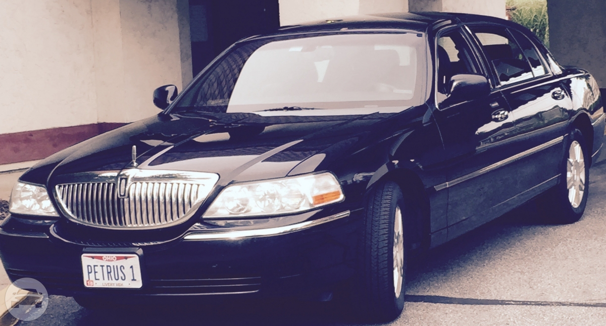 Lincoln Towncar
Sedan /
Cleveland, OH

 / Hourly $0.00
