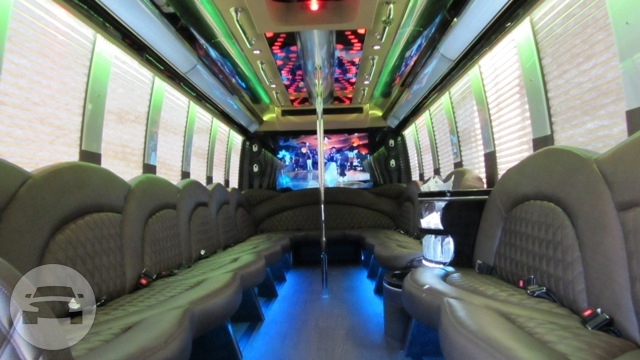 2016 33 Pass F 550 Party Bus
Party Limo Bus /
New York, NY

 / Hourly $0.00
