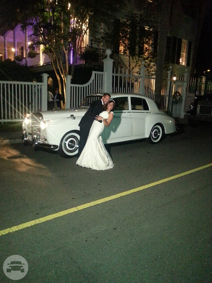 Vintage Luxury
Sedan /
Charleston, SC

 / Hourly $0.00
