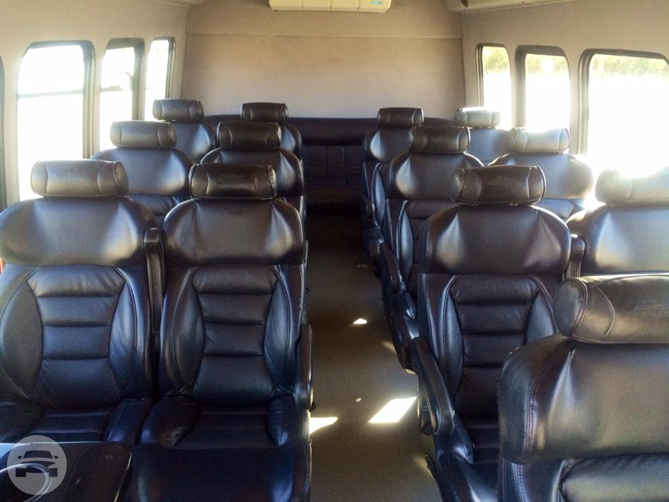 Executive Shuttle - 20 Passenger
Coach Bus /
Louisville, KY

 / Hourly $0.00
