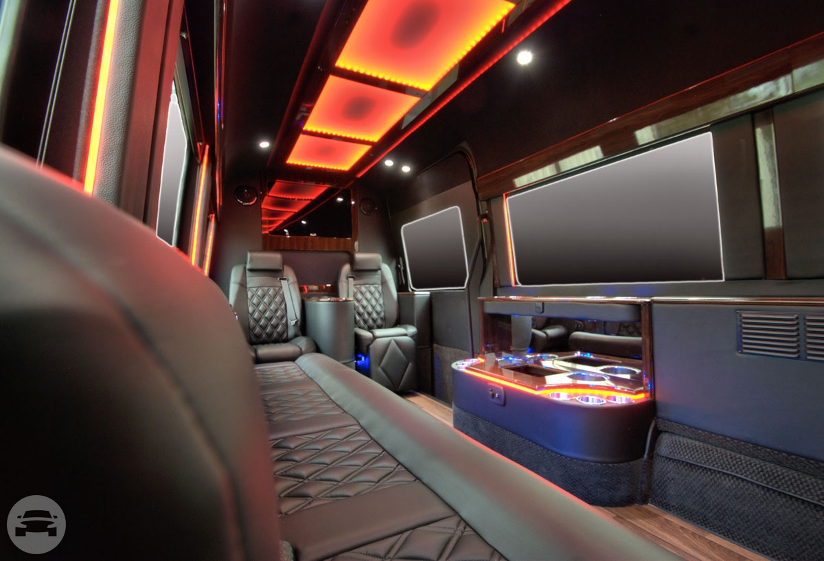 Mercedes VIP Sprinter 10 passenger
Coach Bus /
New York, NY

 / Hourly $0.00
