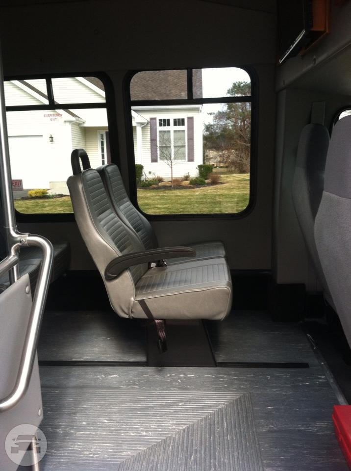 Mini Bus
Coach Bus /
Boston, MA

 / Hourly $0.00
