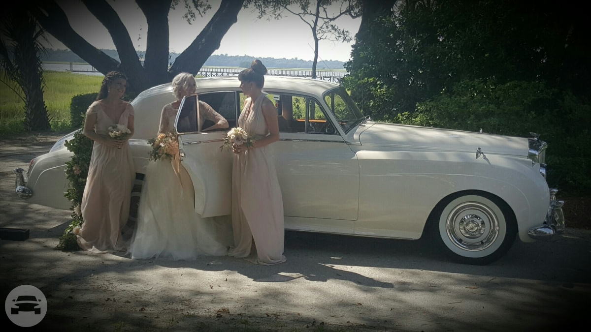 Vintage Luxury
Sedan /
Charleston, SC

 / Hourly $0.00
