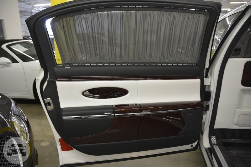 Maybach 62 Extended Wheelbase Limited Edition
Limo /
New York, NY

 / Hourly $0.00
