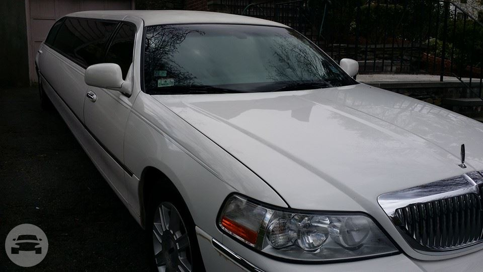 Stretch Lincoln Limo
Limo /
Boston, MA

 / Hourly $0.00
