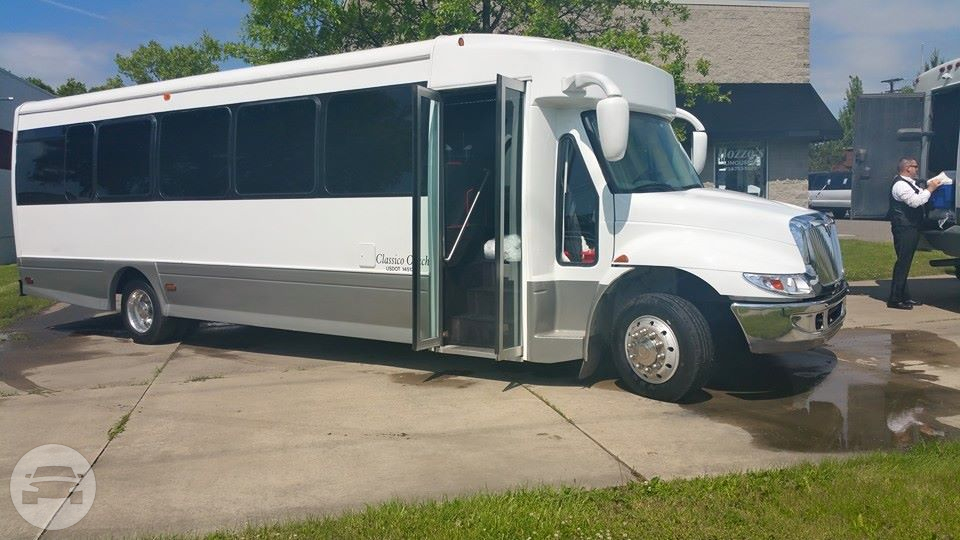 C7 Suitable for 25 Passenger
Coach Bus /
Detroit, MI

 / Hourly $0.00
