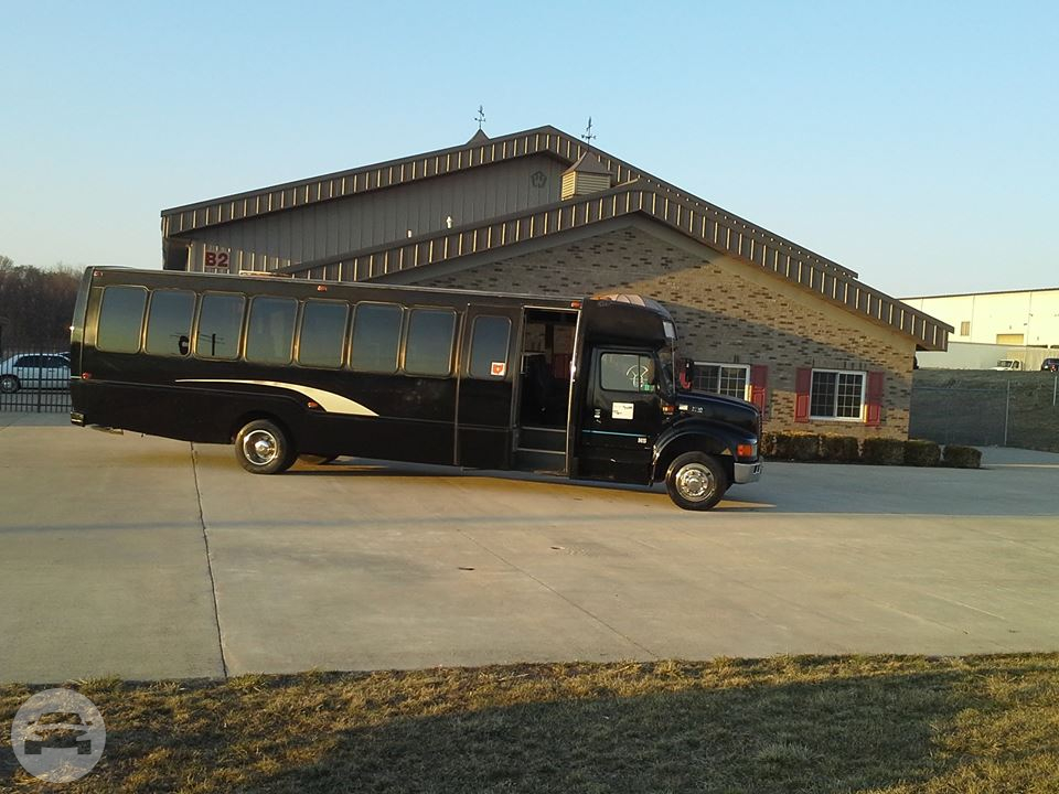 30 Passenger Shuttle Bus
Coach Bus /
Columbus, OH

 / Hourly $0.00
