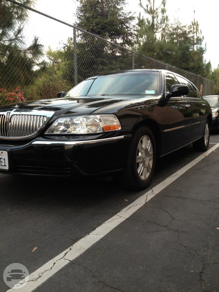 Lincoln Town Car Executive L
Sedan /
Los Angeles, CA

 / Hourly $0.00
