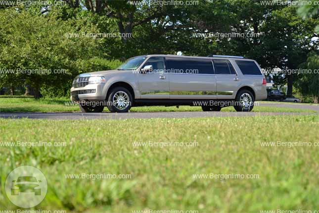10 Passenger Lincoln Navigator - Champagne Color
Limo /
Paterson, NJ

 / Hourly $0.00

