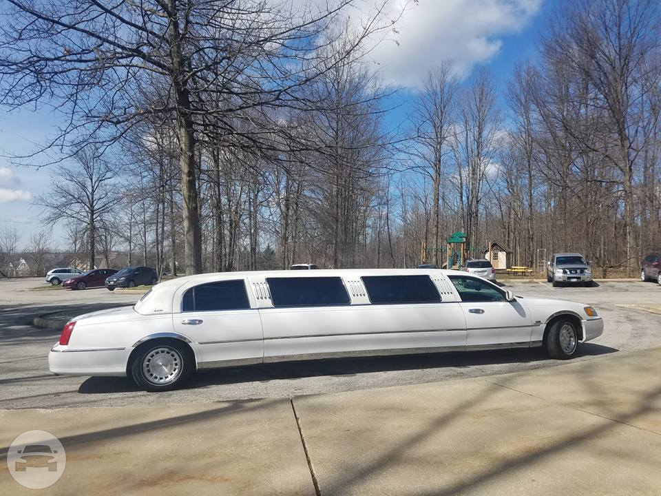 8 passenger Lincoln Towncar
Limo /
Cleveland, OH

 / Hourly $0.00
