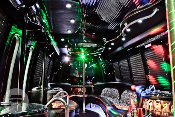 Vegas Sign & Mini Strip Tour in Private Limo or Party Bus with