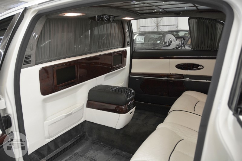 Maybach 62 Extended Wheelbase Limited Edition
Limo /
New York, NY

 / Hourly $0.00
