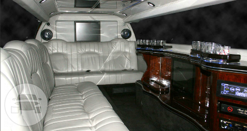 Mercedes Limo
Limo /
Cleveland, OH

 / Hourly $0.00
