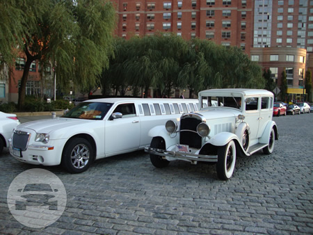 Chrysler Limo - Bentley Edition
Limo /
New York, NY

 / Hourly $0.00
