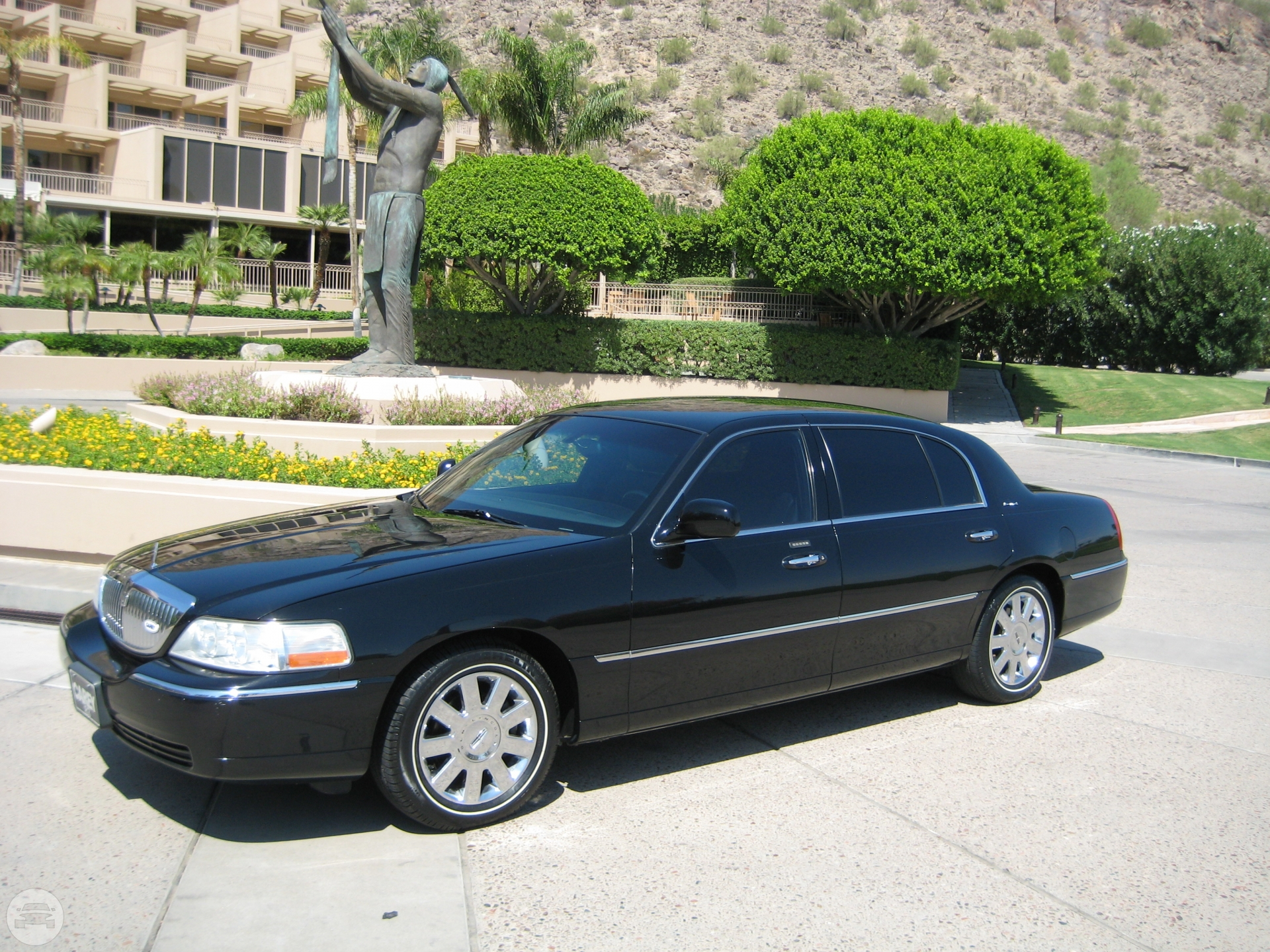 Lincoln Town Car Sedan
Sedan /
Phoenix, AZ

 / Hourly $0.00
