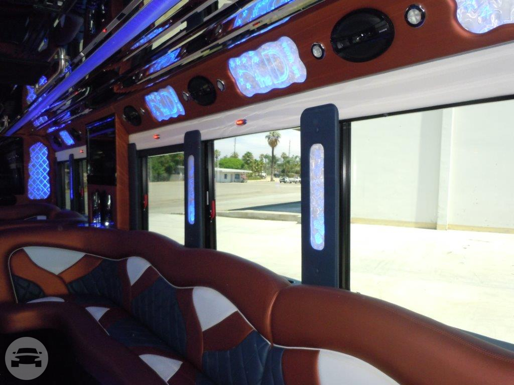 A Vegas Nite New White Limo Coach Bus
Party Limo Bus /
Cincinnati, OH

 / Hourly $200.00
